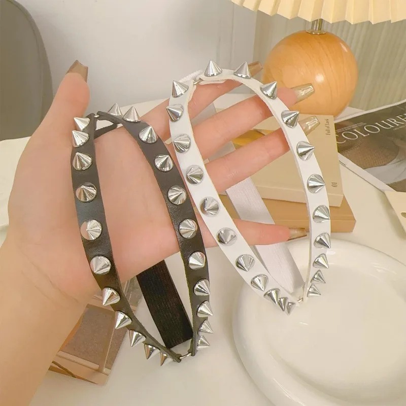 Double Row Cone Spike Leg Gart - Body Jewelry Leg Chain ulasan dan harga